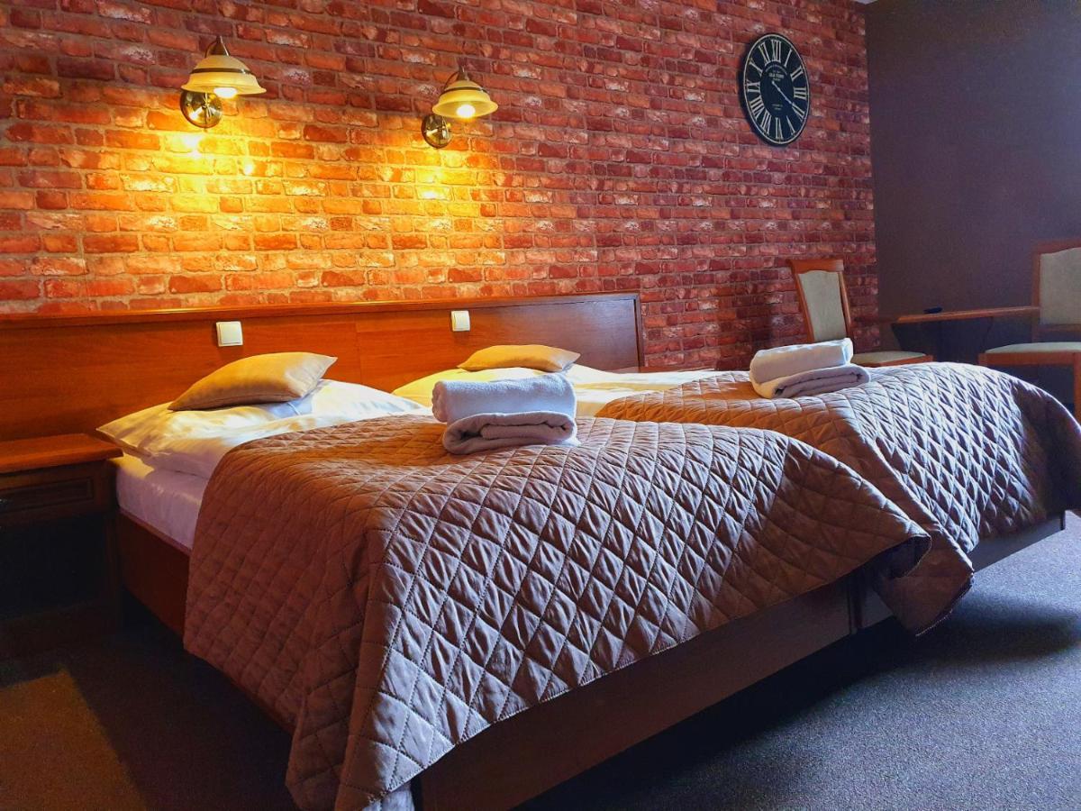 Hotel Zamkowy Mlyn クラプコヴィツェ エクステリア 写真