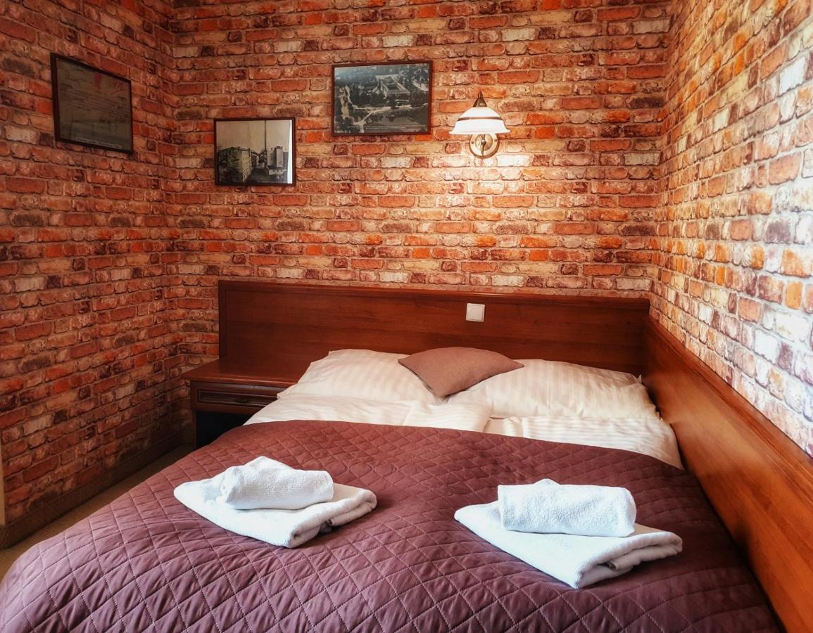 Hotel Zamkowy Mlyn クラプコヴィツェ エクステリア 写真