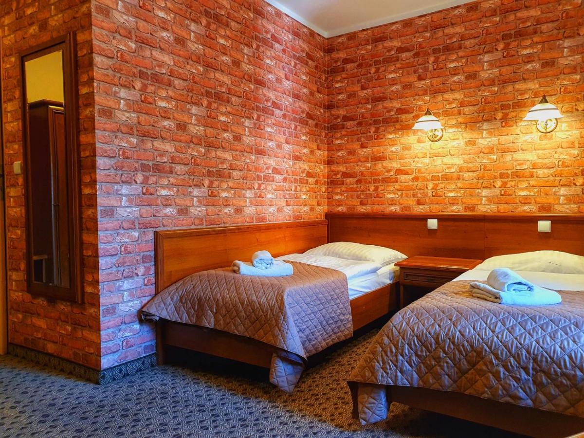 Hotel Zamkowy Mlyn クラプコヴィツェ エクステリア 写真