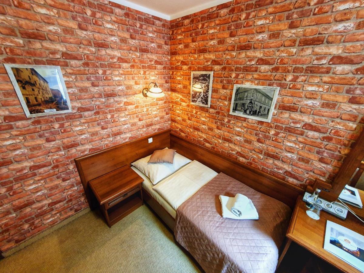 Hotel Zamkowy Mlyn クラプコヴィツェ エクステリア 写真