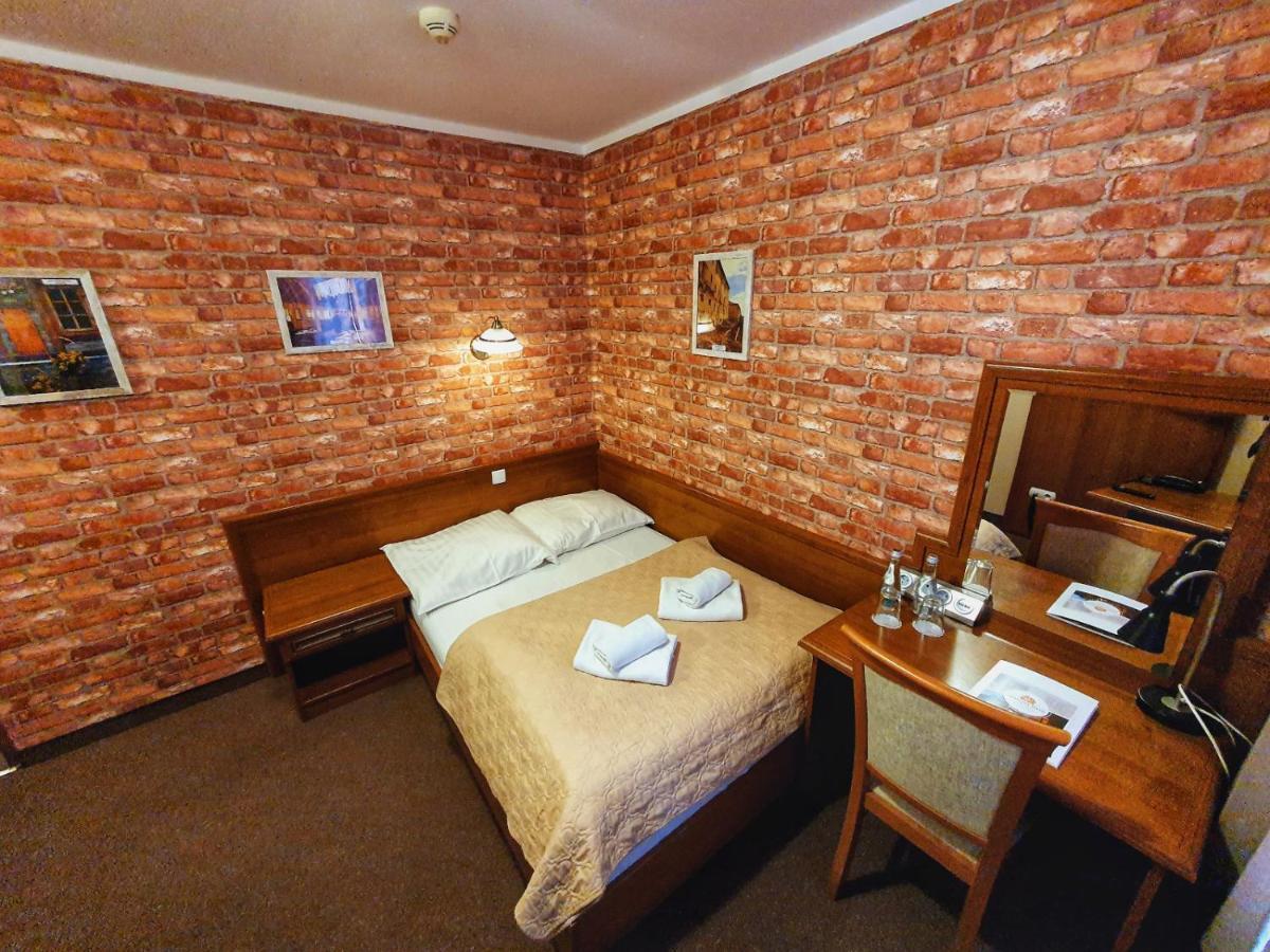 Hotel Zamkowy Mlyn クラプコヴィツェ エクステリア 写真