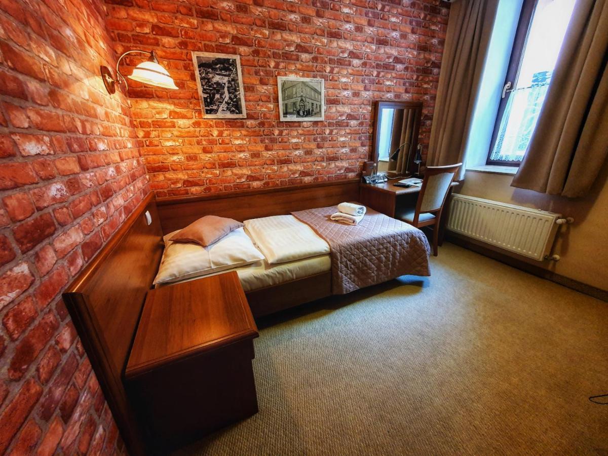 Hotel Zamkowy Mlyn クラプコヴィツェ エクステリア 写真