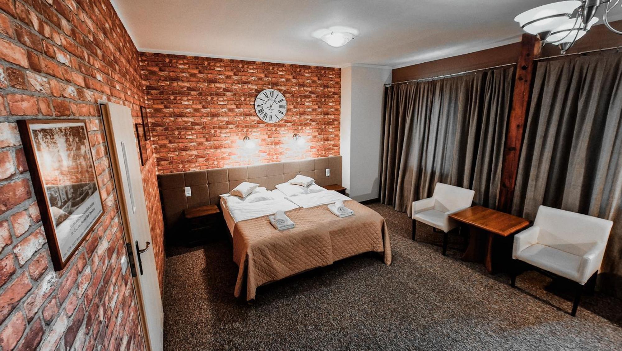 Hotel Zamkowy Mlyn クラプコヴィツェ エクステリア 写真