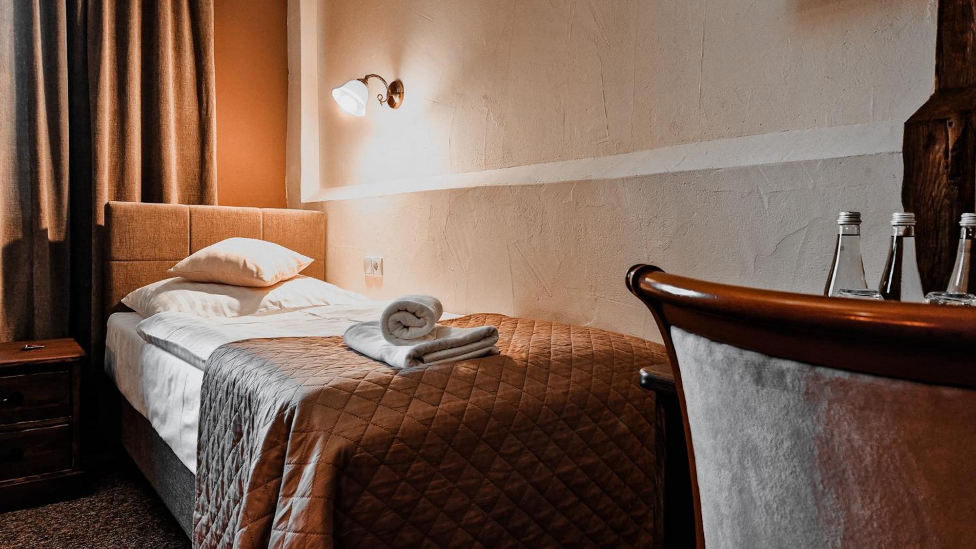 Hotel Zamkowy Mlyn クラプコヴィツェ エクステリア 写真