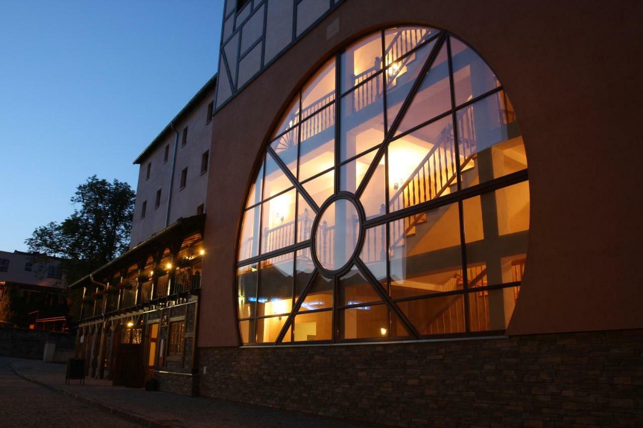 Hotel Zamkowy Mlyn クラプコヴィツェ エクステリア 写真